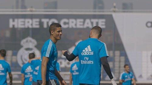 Dans la cour des grands Dans la cour des grands
