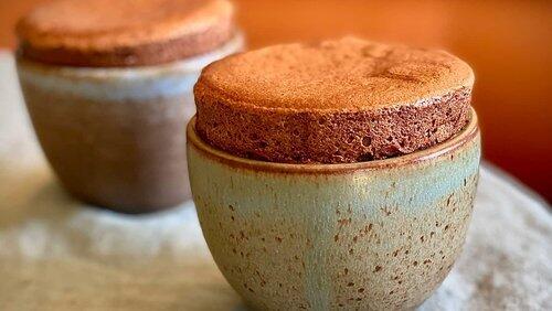 Soufflé au chocolat, riz soufflé caramélisé Soufflé au chocolat, riz soufflé caramélisé