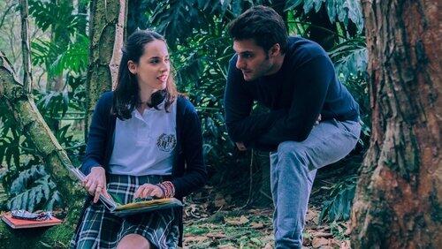 Algumas meninas escolhem fazer a coisa errada Algumas meninas escolhem fazer a coisa errada
