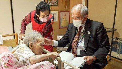 A House-call Doctor in Fukushima A House-call Doctor in Fukushima