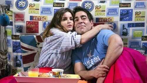 Un chupito castrador, un mozo leal y sumiso y dos estrategas del amor