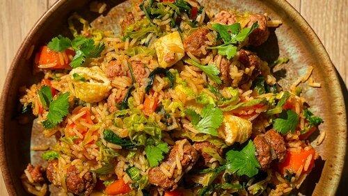 Riz sauté aux saucisses et merguez & Financier aux framboises Riz sauté aux saucisses et merguez & Financier aux framboises