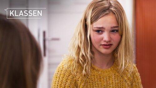 Is Nikoline dating? Is Nikoline dating?