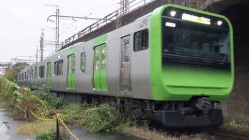 Yamanote Line: The Green Rotating Heart of Tokyo Yamanote Line: The Green Rotating Heart of Tokyo