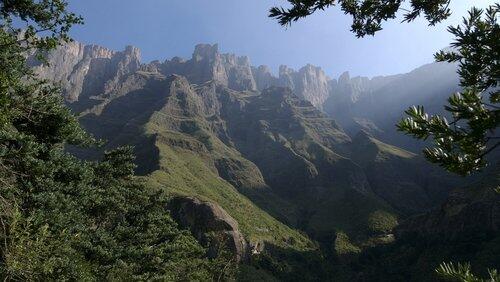 Drakensberg: Barrier of Spears Drakensberg: Barrier of Spears