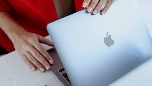 Apple: Think Different Apple: Think Different