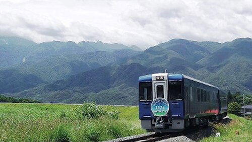 HIGH RAIL 1375: The Tourist Train That Touches New Heights HIGH RAIL 1375: The Tourist Train That Touches New Heights