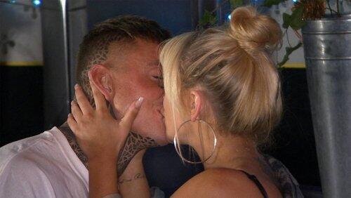 Beau & Bethan Back On! Beau & Bethan Back On!