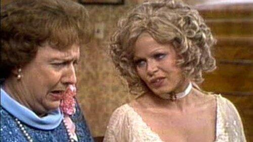 Flashback: Mike and Gloria's Wedding (2) Flashback: Mike and Gloria's Wedding (2)