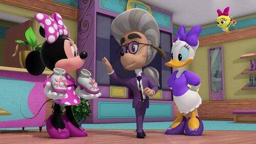 Trouble at Floochi's! Trouble at Floochi's!