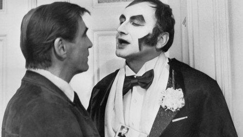 In Maske und Kostüm In Maske und Kostüm