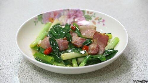 Sauteed Samxing Green Onions with Meat and Deep Fried Pork with Red Yeast of Luodong, Yilan County, Taiwan Sauteed Samxing Green Onions with Meat and Deep Fried Pork with Red Yeast of Luodong, Yilan County, Taiwan