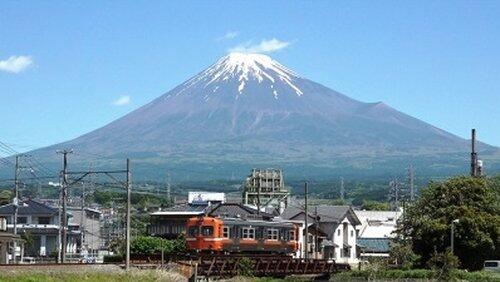 Gakunan Electric Train: A New Outlook in the Foothills of Mt. Fuji Gakunan Electric Train: A New Outlook in the Foothills of Mt. Fuji