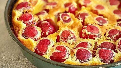 Nems de poulet et légumes, sauce acidulée / Clafoutis aux cerises Nems de poulet et légumes, sauce acidulée / Clafoutis aux cerises