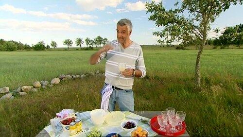 Ernst inreder en väderkvarn på Öland Ernst inreder en väderkvarn på Öland