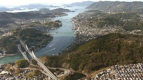 Strolling the Paths of Onomichi Strolling the Paths of Onomichi