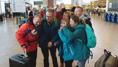 Dieter trekt er weer op uit met zijn plezante bende Dieter trekt er weer op uit met zijn plezante bende