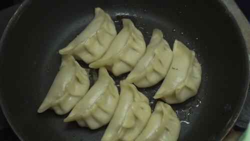Gyoza (Dumplings) Gyoza (Dumplings)