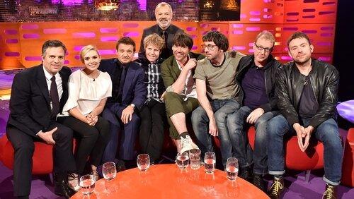 Mark Ruffalo, Jeremy Renner, Elizabeth Olsen, Josh Widdicombe, Blur Mark Ruffalo, Jeremy Renner, Elizabeth Olsen, Josh Widdicombe, Blur