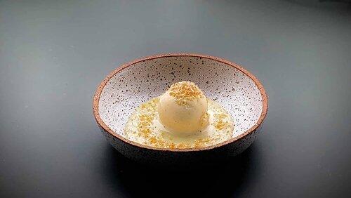 Moussaka / Dulce de leche, glace vanille, coco Moussaka / Dulce de leche, glace vanille, coco
