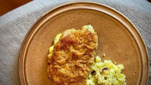 Petits pois vinaigrette au curry, yaourt acidulé & Cordon bleu, écrasé de pommes de terre à l'huile d'olive Petits pois vinaigrette au curry, yaourt acidulé & Cordon bleu, écrasé de pommes de terre à l'huile d'olive