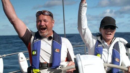 Seglarna firar halvvägs över Atlanten Seglarna firar halvvägs över Atlanten