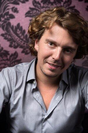 photo of Alex Vizorek photo of Alex Vizorek