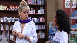 Una gata en la farmacia Una gata en la farmacia