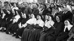 Catholics vs Protestants Catholics vs Protestants