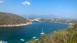 Split Decision in Huatulco Split Decision in Huatulco