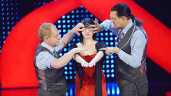 Penn & Teller Ring Someone's Neck Penn & Teller Ring Someone's Neck