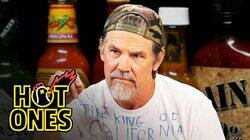 Josh Brolin Licks the Palate of Absurdity While Eating Spicy Wings Josh Brolin Licks the Palate of Absurdity While Eating Spicy Wings