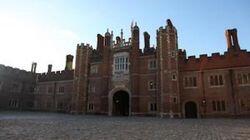 Secrets of Henry VIII's Palace (Hampton Court) Secrets of Henry VIII's Palace (Hampton Court)