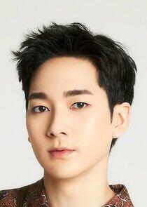 Aaron Kwak Aaron Kwak