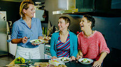 Portobello met gepocheerd ei, zure kruidenroom & korstjes Portobello met gepocheerd ei, zure kruidenroom & korstjes