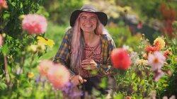 Episode 4 - Autumn: Fabulous Flowers and Urban Farmers Episode 4 - Autumn: Fabulous Flowers and Urban Farmers