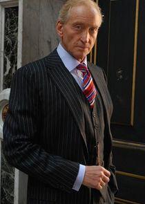 Dr. Edmund Maltravers Dr. Edmund Maltravers