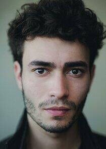 photo of Yaseen Aroussi photo of Yaseen Aroussi