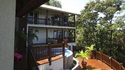 Seeking Room for Nine in Roatan, Honduras Seeking Room for Nine in Roatan, Honduras