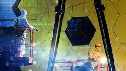 Super Telescope: Mission to the Edge of the Universe