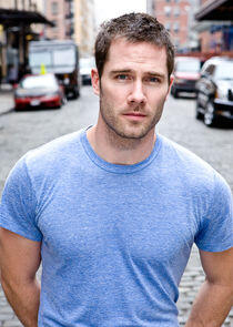 Luke Macfarlane Luke Macfarlane