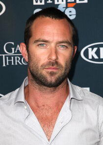 Sullivan Stapleton Sullivan Stapleton
