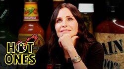 Courteney Cox Becomes Friends With Spicy Wings Courteney Cox Becomes Friends With Spicy Wings