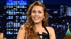 Miley Cyrus, Annie Murphy, Benson Boone Miley Cyrus, Annie Murphy, Benson Boone