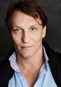 Oliver Masucci Oliver Masucci