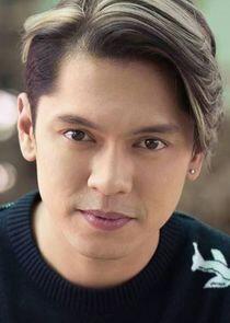 Carlo Aquino