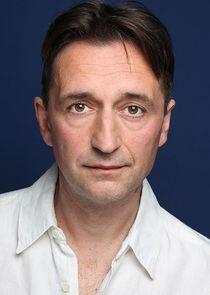 photo of Georg Nikoloff photo of Georg Nikoloff