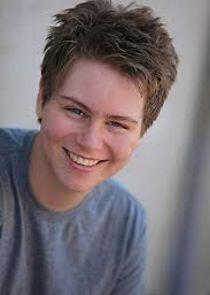 photo of Gwydion Lashlee-Walton photo of Gwydion Lashlee-Walton