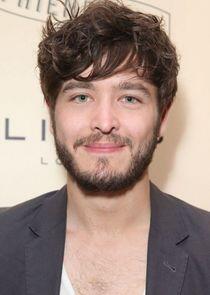 photo of Alexander Vlahos