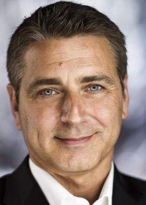 photo of Carlo Essagian photo of Carlo Essagian